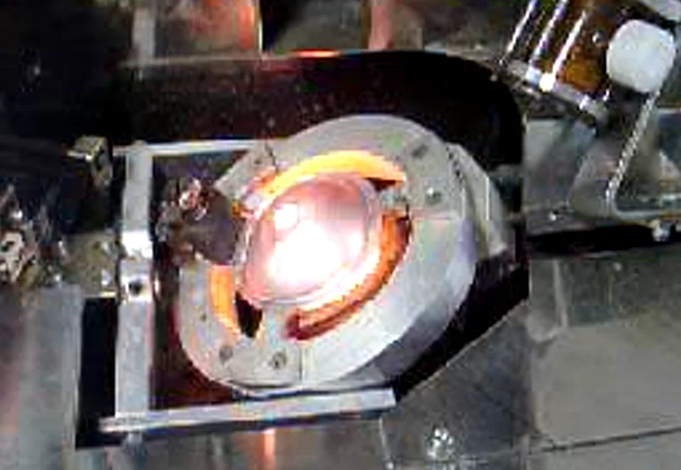 Appareil de fusion. Japon (fabrication de perles).
